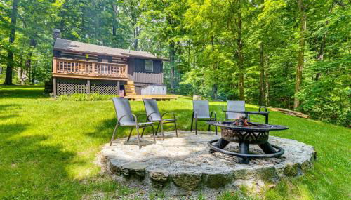 Hot Tub and Deck Cabin Hideaway in Brown County - Foto 2