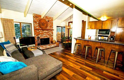 The Mammoth House - Photo 1