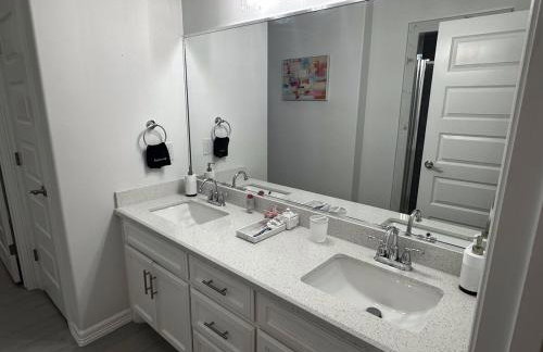 Quiet Cozy Spacious Stay w Private Pool - Foto 31