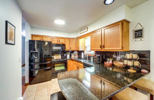 Walk to Owasco Lake Auburn Home with Hot Tub - Foto 2