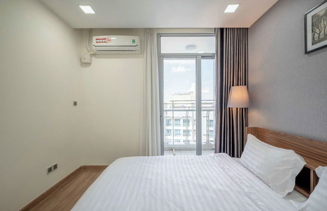 Cozy- Vinhomes Central Park Apartments - Photo 4