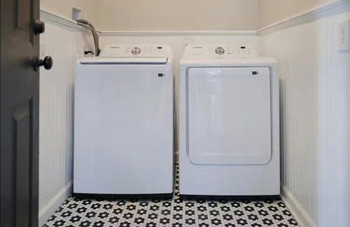 Spacious Home Downtown - Children's Hospital, Pets - Foto 48