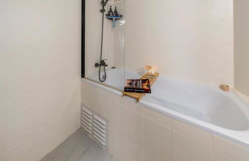 Immeuble 3 Apparts Centre historique St Gilles MaisoncarreeConciergerie - Photo 3