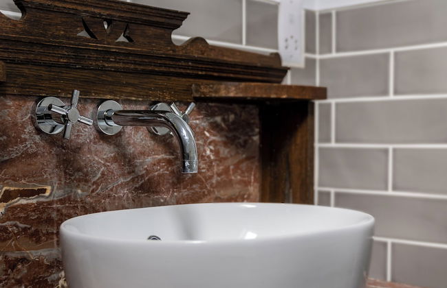 Stunning 5 Bed in the Centre of Bourton - Photo 23