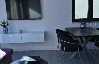 Villa Mangata Apartments - Photo 8