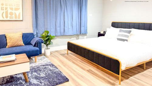 The Moose #9 - Brand New Luxe Modern loft with Free Parking, King Bed & Fast WiFi - Foto 2