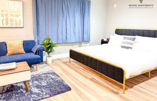 The Moose #12 - Brand New Modern Luxe Loft with Free Parking, King Bed & Fast WiFi - Foto 9