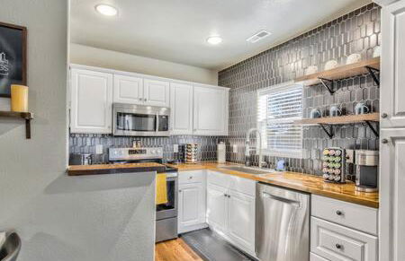 Vibrant Watermelon - Hot Tub, BBQ-Grill, King-Bed, Backyard, Parking - Foto 24