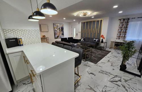 Stylish Duplex walkTO Lake Eola Orlando. Sleeps 8 - Foto 46