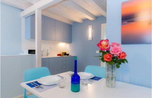 Tiffany Home - Photo 58