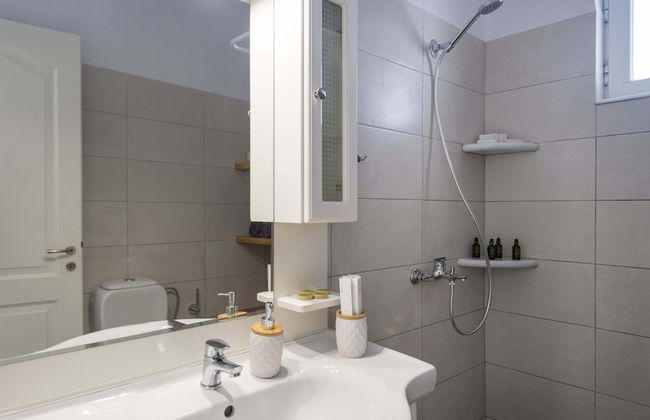 Parian Charming 3bedroom Home - Photo 43