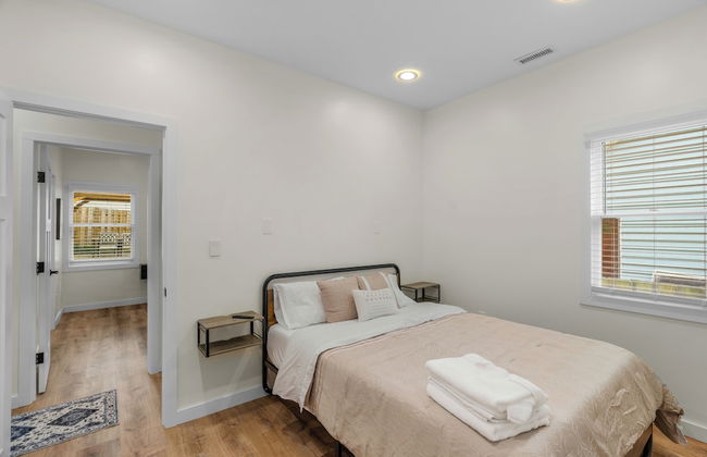 Stylish 4BR Haven Backyard and Fire Pit - Foto 8