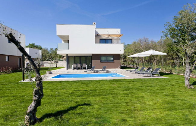 Villa in Novigrad With Pool & Rooftop Terrace - Foto 22
