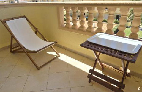 Estupendo apartamento en primera línea de playa y con vistas al mar - Foto 8