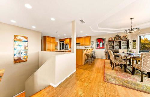 Spacious Beautiful Home with Stunning Bay Views - Foto 15