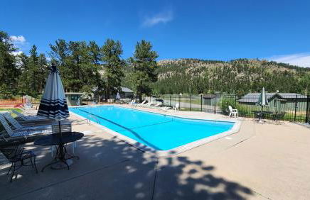 Cozy Mountain Home with Great Views, Deck & WiFi - Photo 27