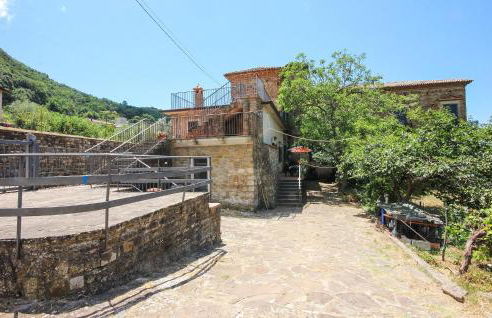 Nice Apartment In Serramezzana With Wifi - Photo 7