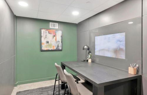 Cozy Bham Getaway, Modern Stay Near UAB - Foto 26