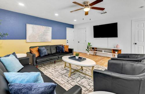 Modern Family Home w/Pool and Hot Tub - Foto 36