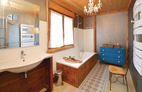 Cozy Home In Thezan-Les-Béziers - Foto 9