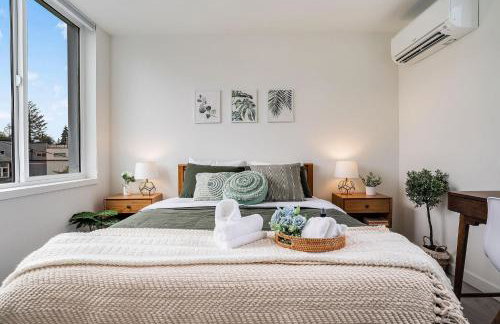 Perch - Urban Reflection 18 - Photo 24