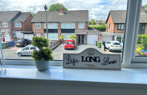 Cozy Family House 10 min from Manchester Airport - Photo 39