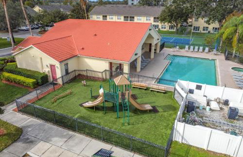 The Galactic Getaway, 3Bed, 2Bath Apartment, Free Parking, Heated Pool - Foto 16