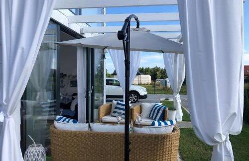 Domek z jacuzzi Summer House Dziwnówek Wrzosowo - Foto 17