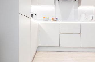 The Desborough Residence - Bright 1BR with Sofa Bed, Modern Lounge & Free Secure Underground Parking - Foto 6