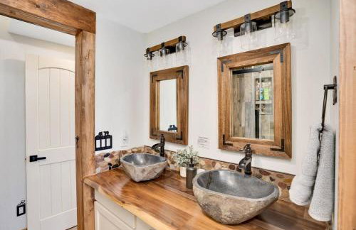 The Mighty Sycamore Treehouse at Treetop Escapes - Foto 29