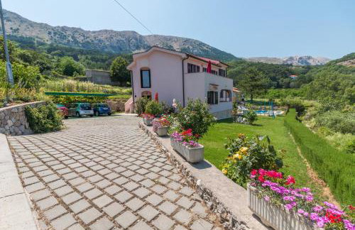 Apartments Bavaria - Photo 14