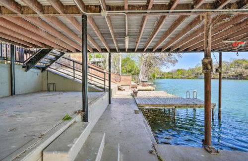 Guadalupe Riverfront Studio w/ Private Balcony - Foto 25