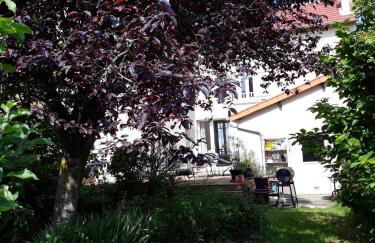 MAISON 4 chambres 12 pers à 2,8KM DU CIRCUIT et proche BOULERIES JUMP - Foto 2