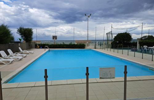 F007 - Fano, monolocale fronte mare in residence con piscina - Photo 17