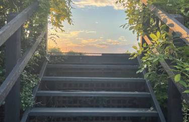 Spacious Cabin with Private Hot Tub, and Private Pool, in 5 Acres - intimate Special stay For 2 Adults - plus 1 child under 2 and up to 2 dogs stay for free - Foto 35