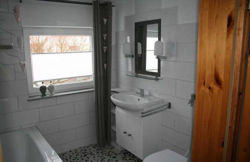 Frey - Ferienhaus über zwei Etagen mit Terrasse - Foto 2