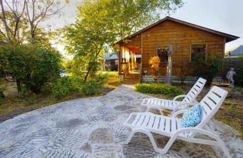 Cypress Creek Cabin Stay for 6 Access to Pool Hot Tub - Foto 2