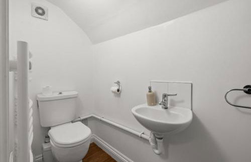 6 BR 4 Bath Central Worcester Sleeps 12 - Foto 48