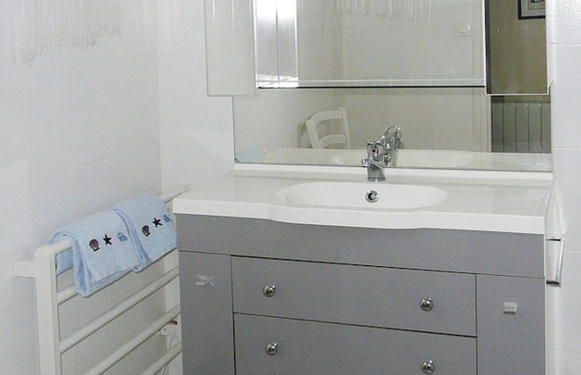 Holiday Home Near the Beach, Ploudalmezeau - Photo 11