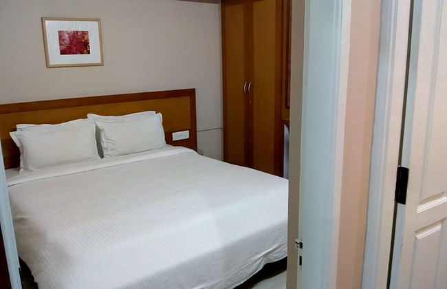 OM Residency - Photo 4