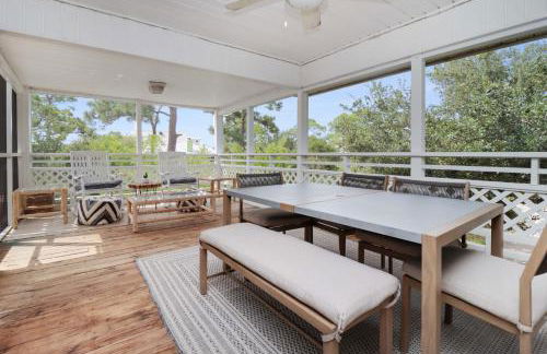 Woofs and Waves by Pristine Properties Vacation Rentals - Foto 56