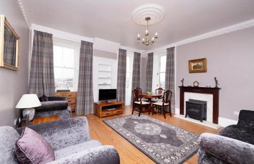 JOIVY Charming 2-Bed Flat Near Edinburgh Castle - Foto 2