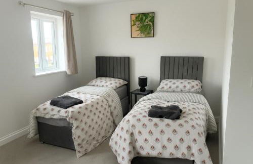 5 bed and 3 bath house in London - Photo 12