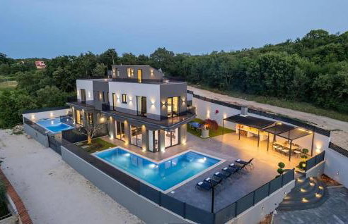 3 Bedroom Gorgeous Home In Sorici - Photo 14