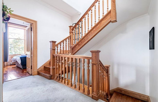 Stunning 5 Bedroom Large Apartment With Parking - Foto 39