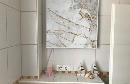 Family House - Photo 21