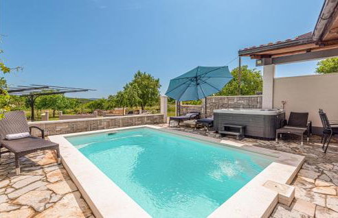 Pet Friendly Home In Danilo - Foto 2