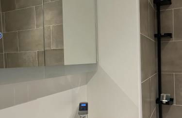 The Comfort, with Free Parking, Harlow - Foto 26