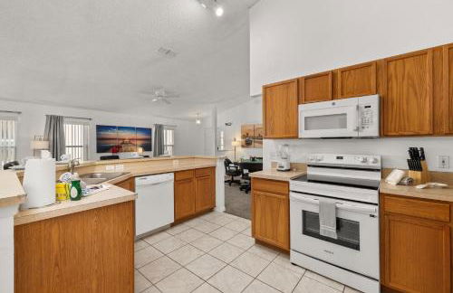 Single Story Villa with Pool Views and Family Fun - Foto 27