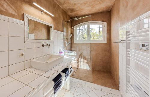 Villa Triptyque - Avec piscine et grand jardin - Foto 5